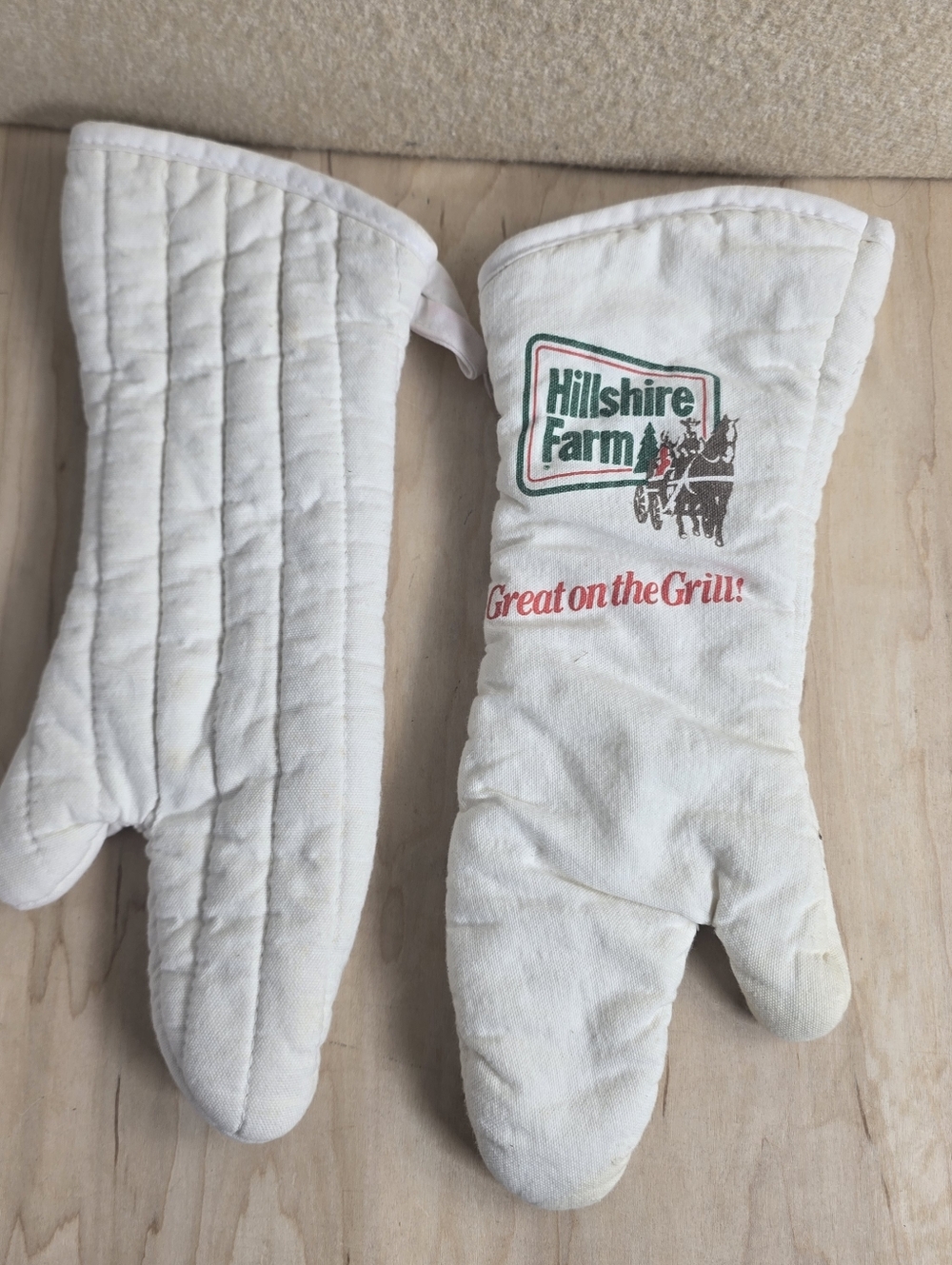 Vtg Hillshire Farm Oven Mitts Pair Great on the Grill BBQ Advertising Kitchen